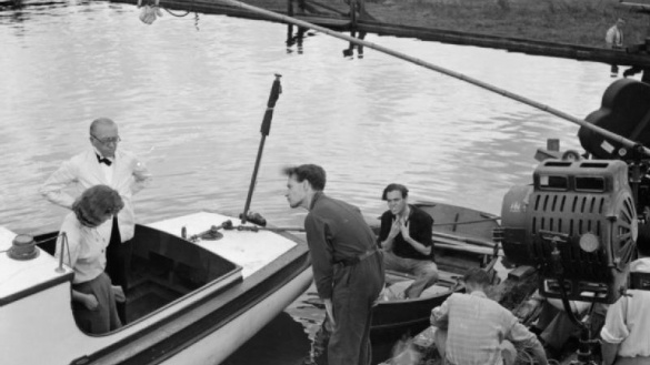 Anthony Asquith (Mitte) bei den Dreharbeiten zu »Channel Incident« (1940) mit Peggy Ashcroft und Gordon Harker