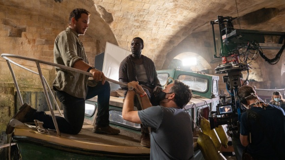 Colin Trevorrow am Set von »Jurassic World: Ein neues Zeitalter« (2022). © Universal Studios