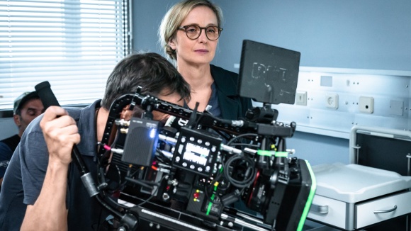 Julie Delpy am Set von »My Zoe« (2019). © Universal Pictures